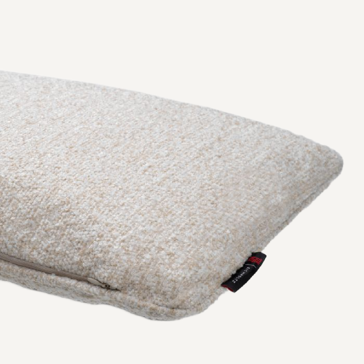 Coussin rectangulaire en tissu beige | Eichholtz Kempton | REMO-HOME, mobilier et décoration d'intérieur
