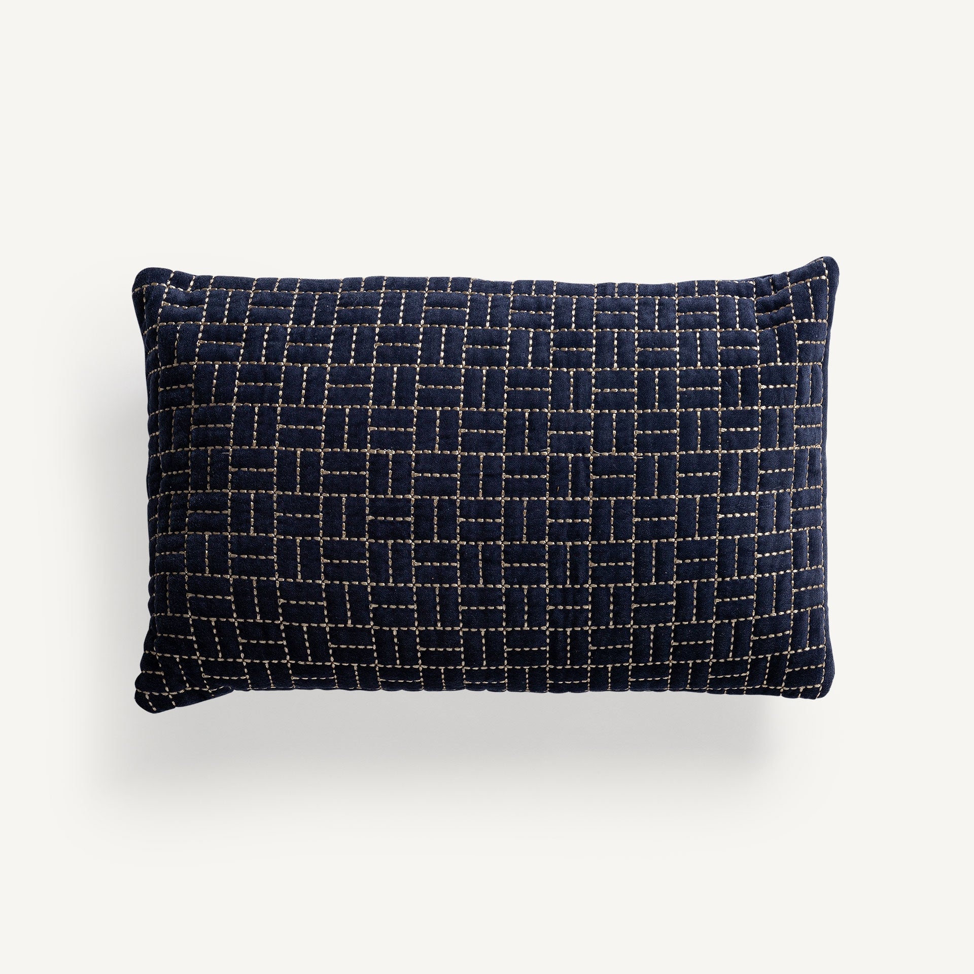 Coussin rectangulaire velours bleu brodé | VICAL Lis | REMO-HOME, mobilier design et décoration d'intérieur