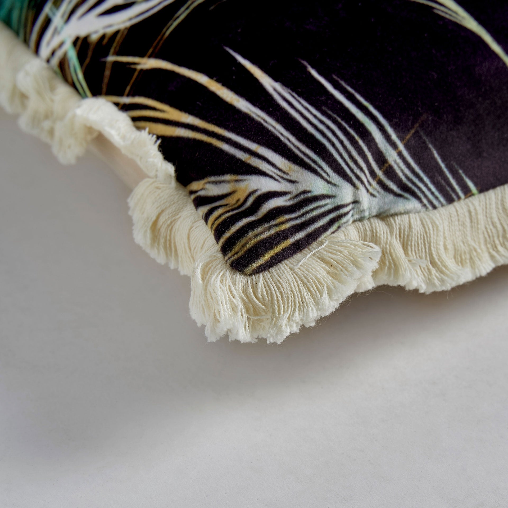 Coussin velours motifs multicolores | VICAL Basha | REMO-HOME, mobilier design et décoration d'intérieur