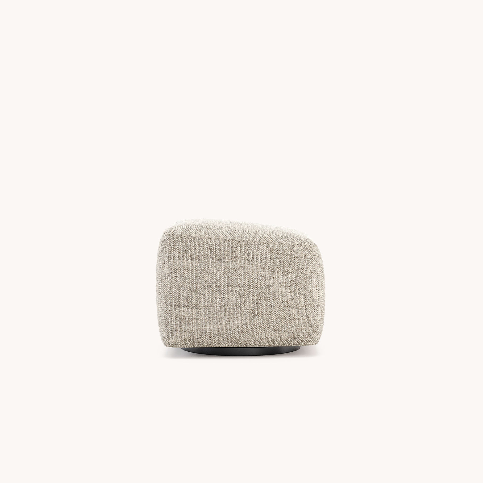 Pouf repose-pieds en tissu sable | Domkapa Alexander