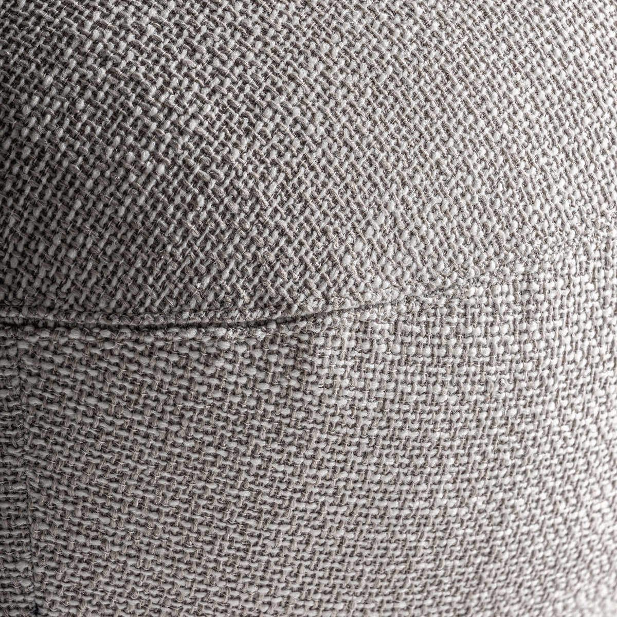 Fauteuil blanc cassé et bois de frêne | VICAL Tielt | REMO-HOME, mobilier design et décoration d'intérieur