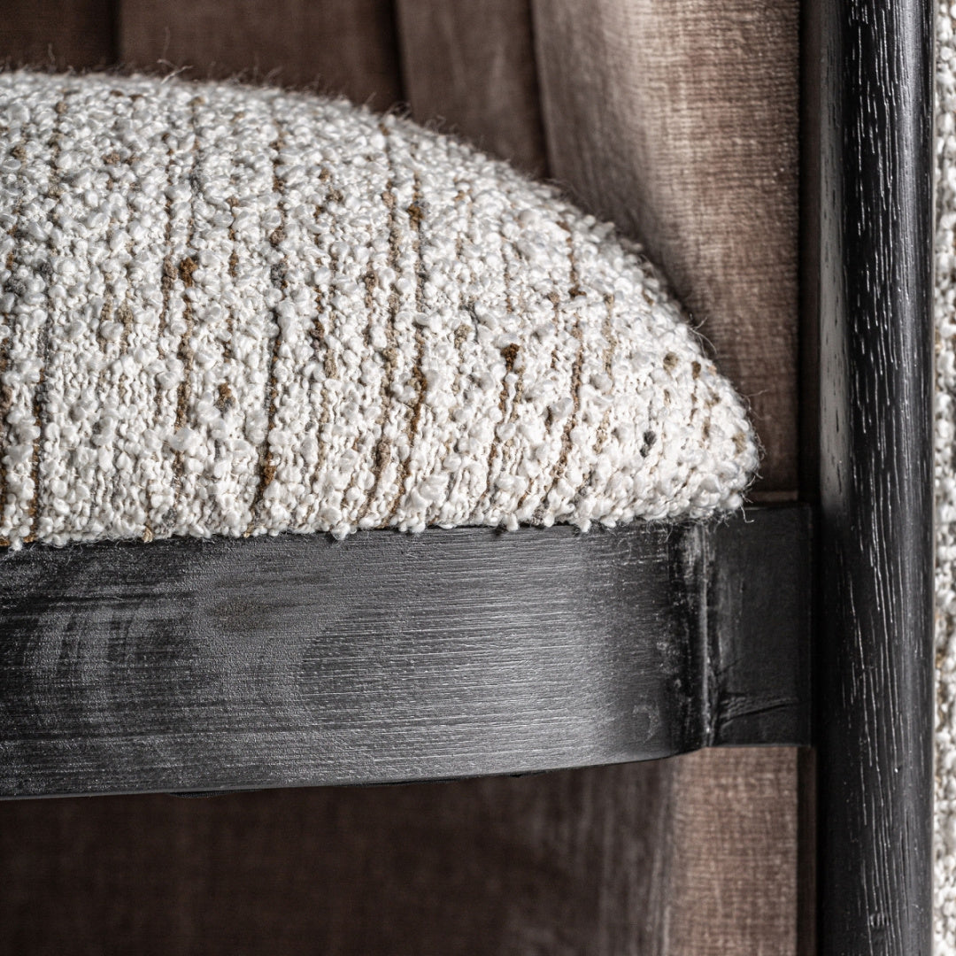 Fauteuil bouclé crème et pin noir | Vical Erbach | REMO, mobilier et décoration d'intérieur