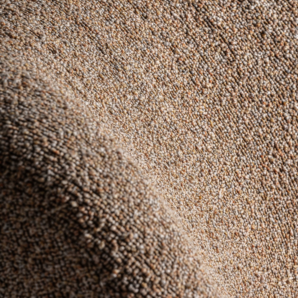 Fauteuil bouclé marron et bois de pin | VICAL Ibsen | REMO-HOME, mobilier design et décoration d'intérieur