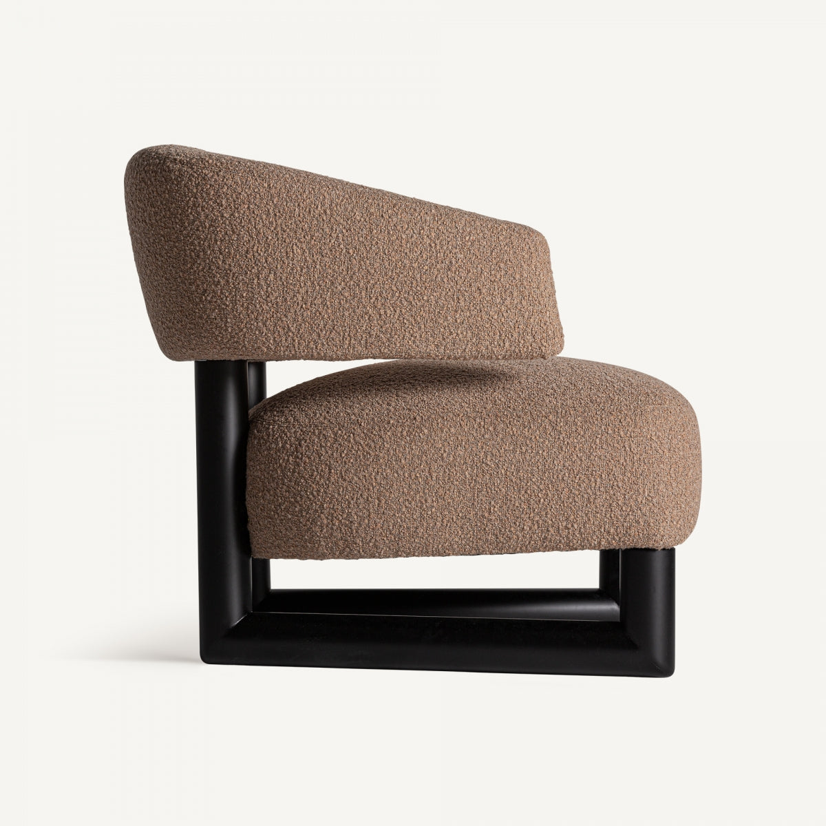 Fauteuil bouclé marron et bois de pin | VICAL Irvin | REMO-HOME, mobilier design et décoration d'intérieur