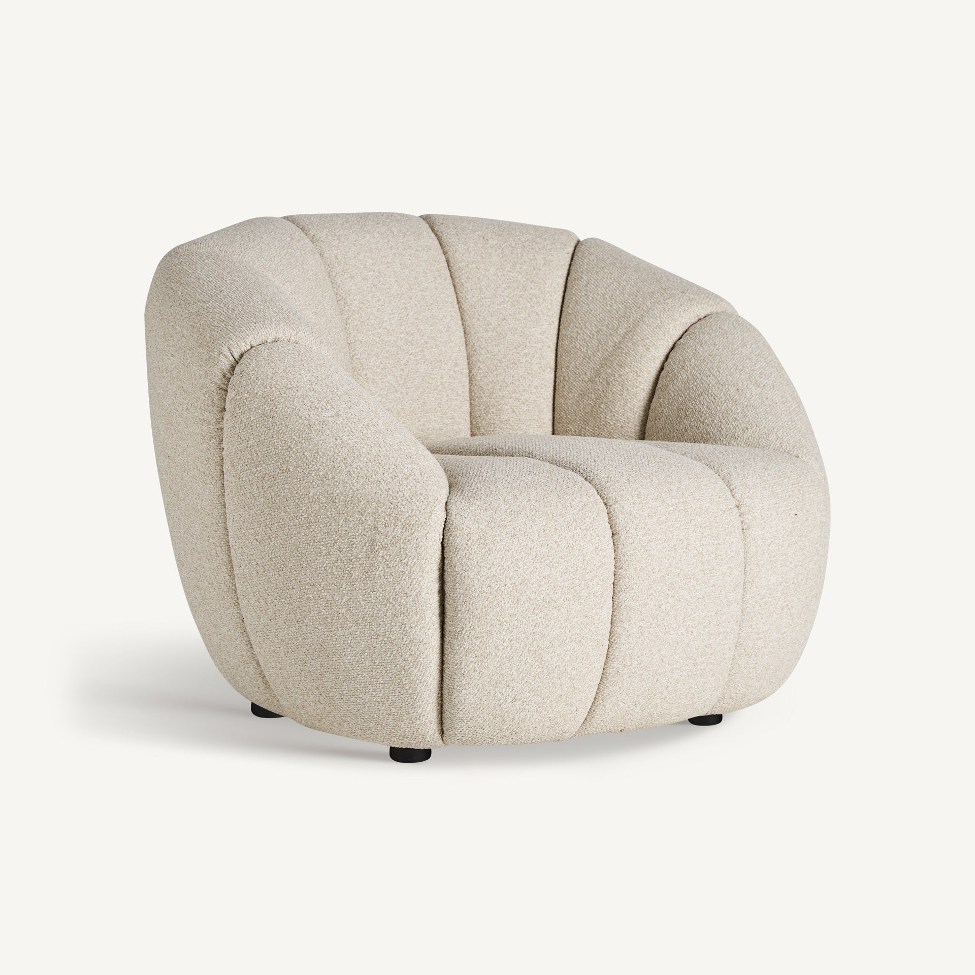 Fauteuil courbes beige | VICAL Lajoux | VICAL Lajoux | REMO-HOME, mobilier design et décoration d'intérieur
