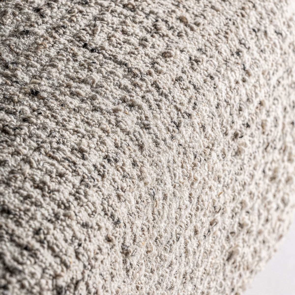 Fauteuil d'appoint en laine beige | Vical Buhl | REMO-HOME, mobilier et décoration d'intérieur