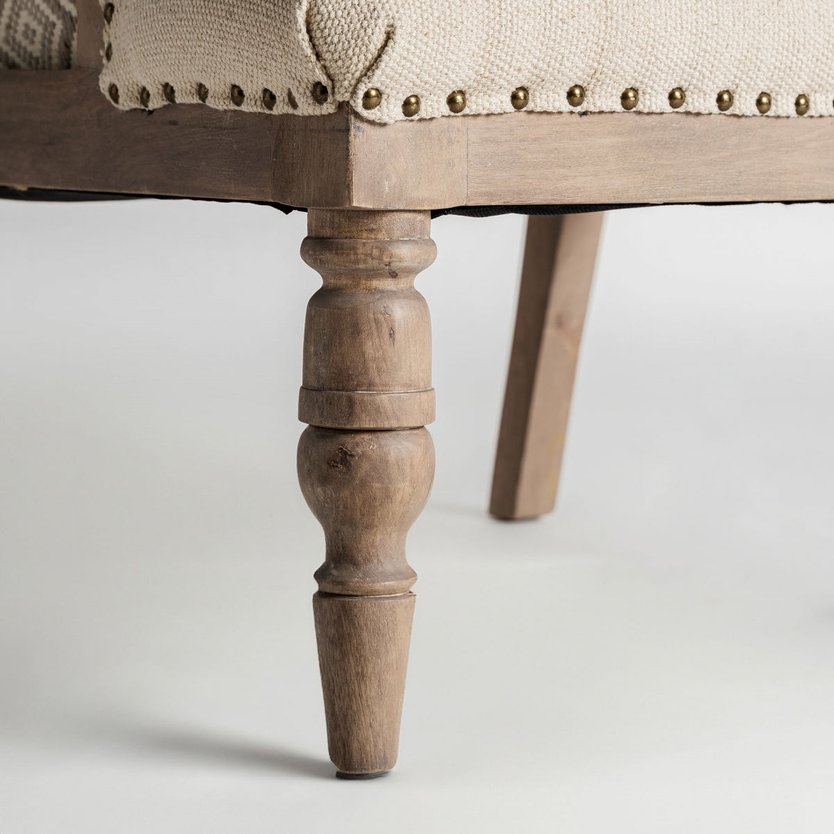 Fauteuil d'appoint en manguier et tissu beige | Vical Objat | REMO-HOME, mobilier et décoration d'intérieur