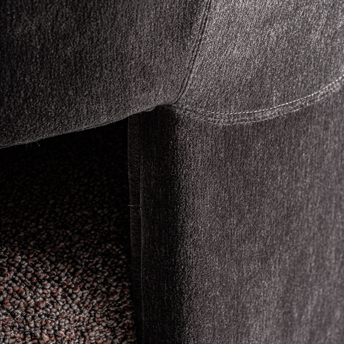 Fauteuil en tissu marron | VICAL Brakel | REMO-HOME, mobilier design et décoration d'intérieur