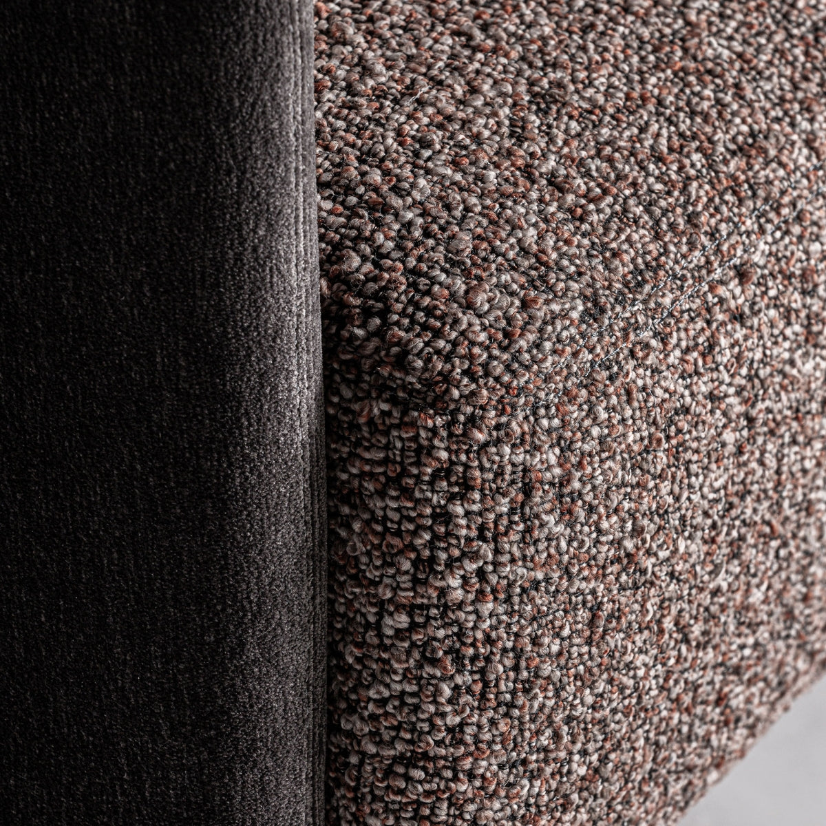 Fauteuil en tissu marron | VICAL Brakel | REMO-HOME, mobilier design et décoration d'intérieur