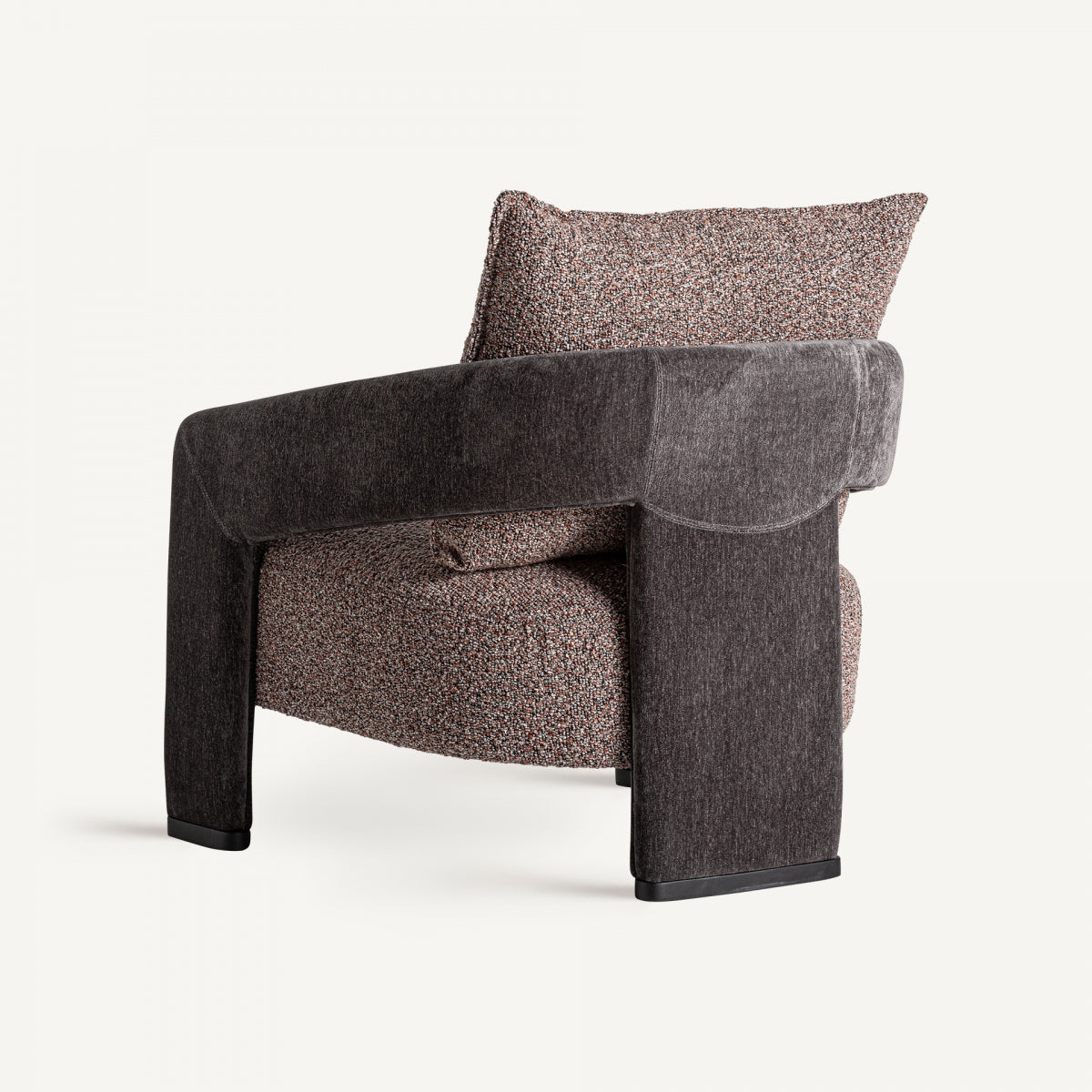 Fauteuil en tissu marron | VICAL Brakel | REMO-HOME, mobilier design et décoration d'intérieur