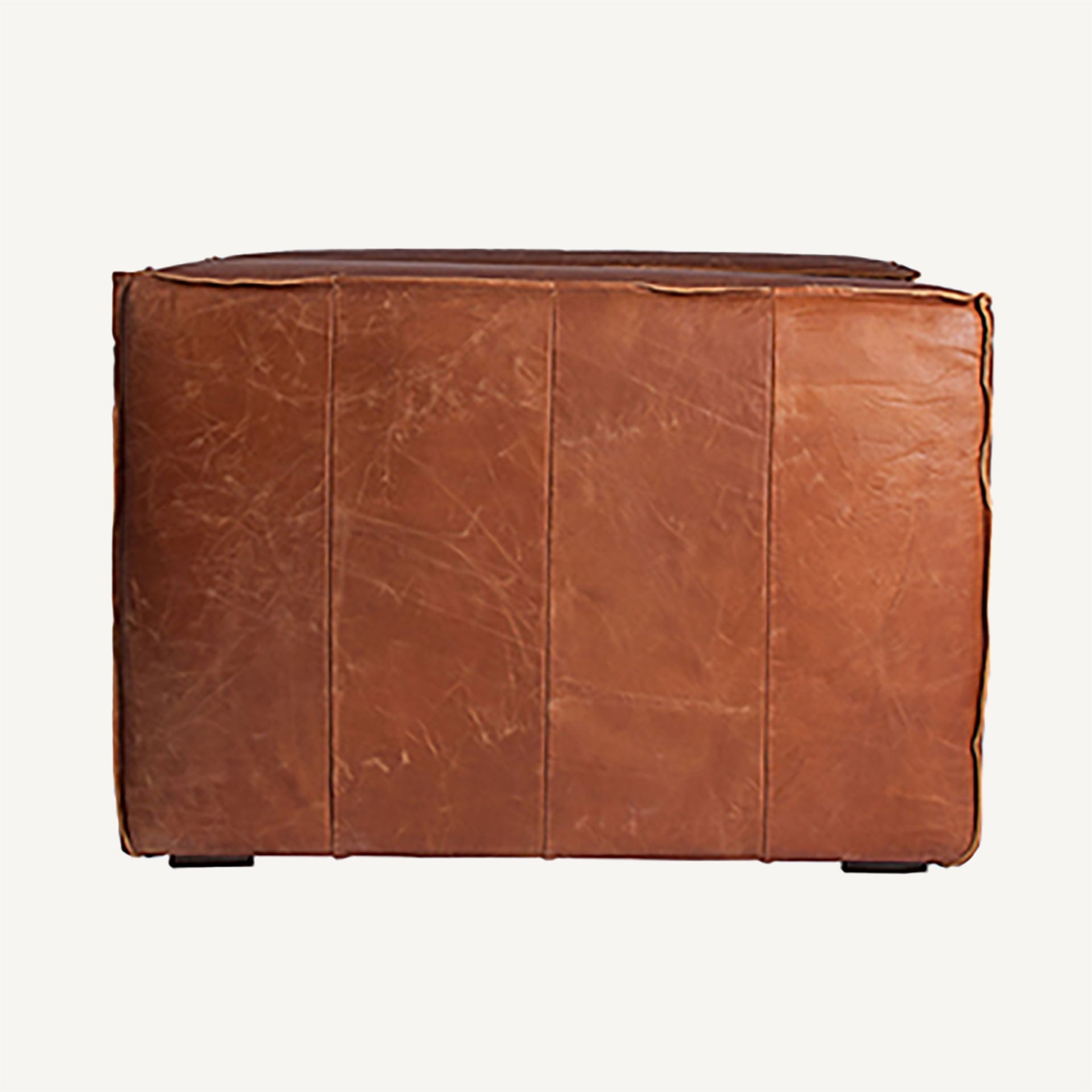 Fauteuil vintage cuir et bois de sapin | VICAL Kurza | REMO-HOME, mobilier design et décoration d'intérieur