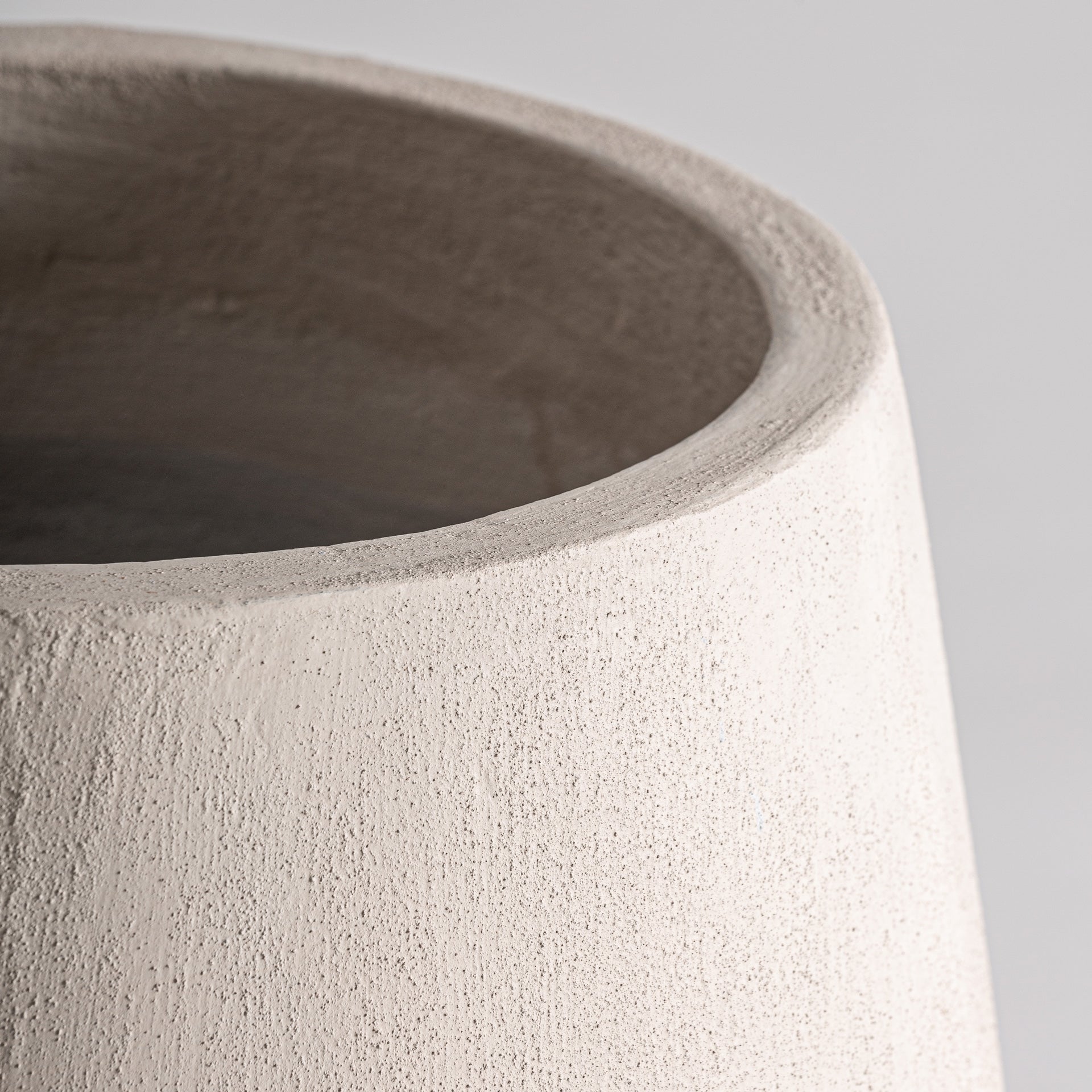 Jarre décorative ciment beige 50 cm | VICAL Stevie | REMO-HOME, mobilier design et décoration d'intérieur