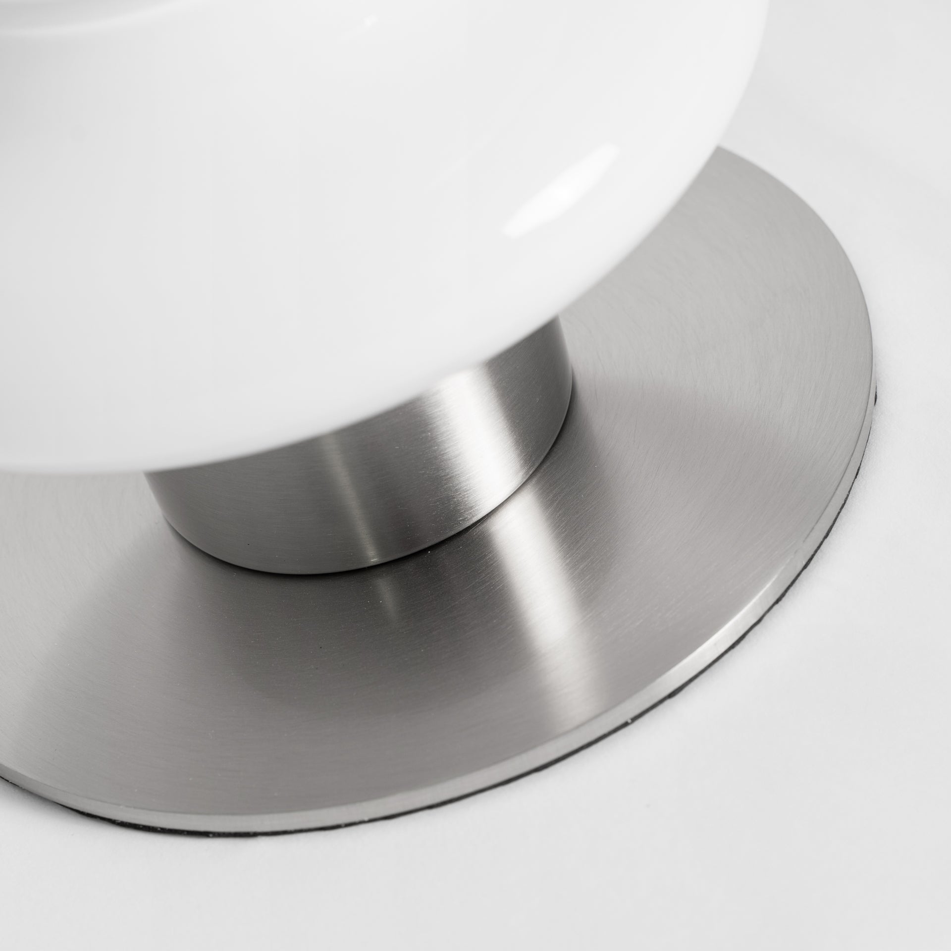 Lampe de salon cylindre verre blanc et métal argenté | VICAL Tiare | REMO-HOME, mobilier design et décoration d'intérieur