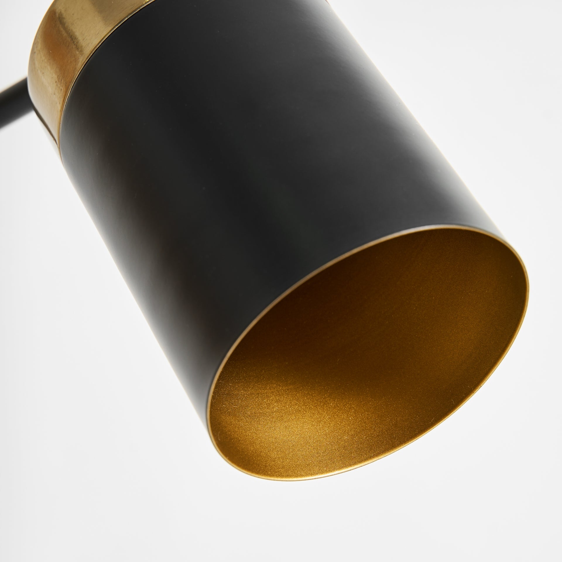 Lampe de salon en métal et tissu | VICAL Seb | REMO-HOME, mobilier design et décoration d'intérieur