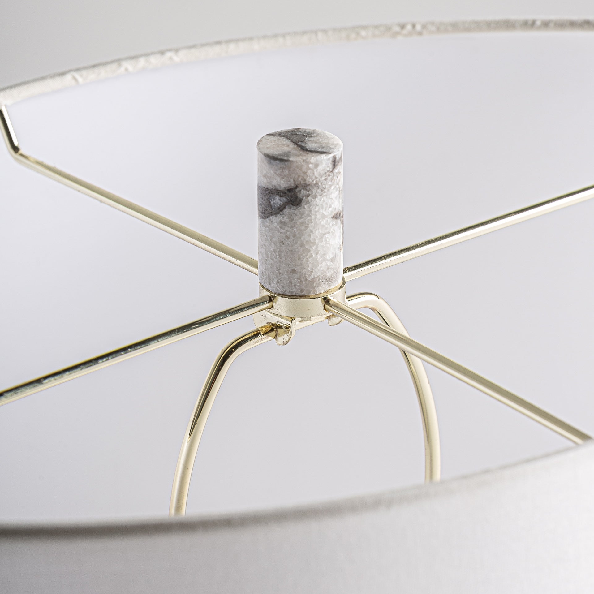 Lampe de salon marbre blanc veiné métal noir | VICAL Dilash | REMO-HOME, mobilier design et décoration d'intérieur