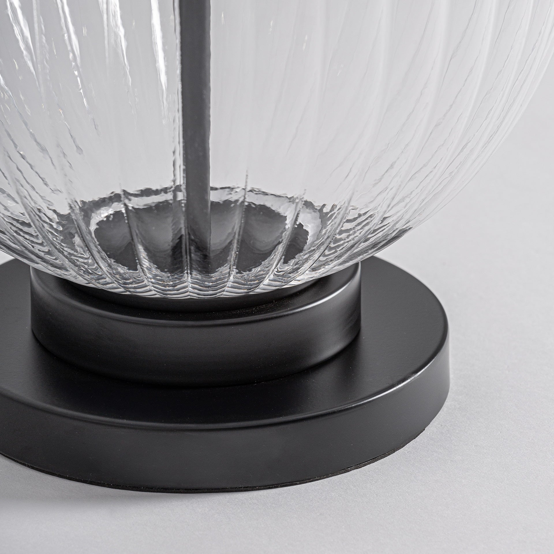 Lampe de salon verre transparent fer noir | VICAL Xalsha | REMO-HOME, mobilier design et décoration d'intérieur