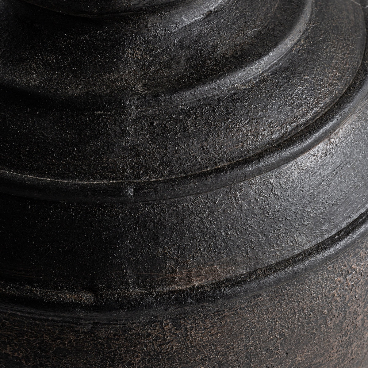 Lampe de table en terre cuite noire | Vical Wave | REMO-HOME, mobilier et décoration d'intérieur