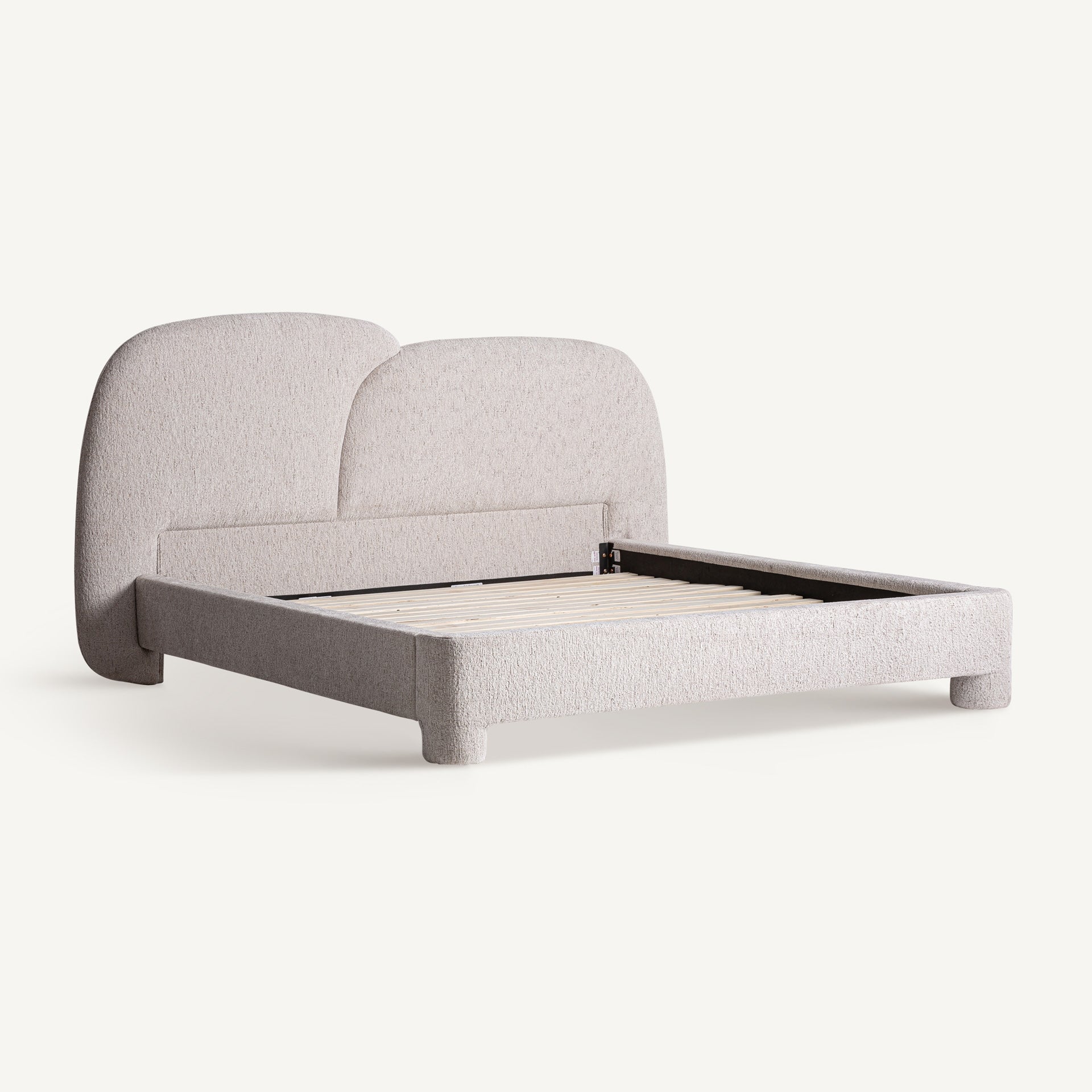 Lit design enveloppant beige | VICAL Alevia | REMO-HOME, mobilier design et décoration d'intérieur