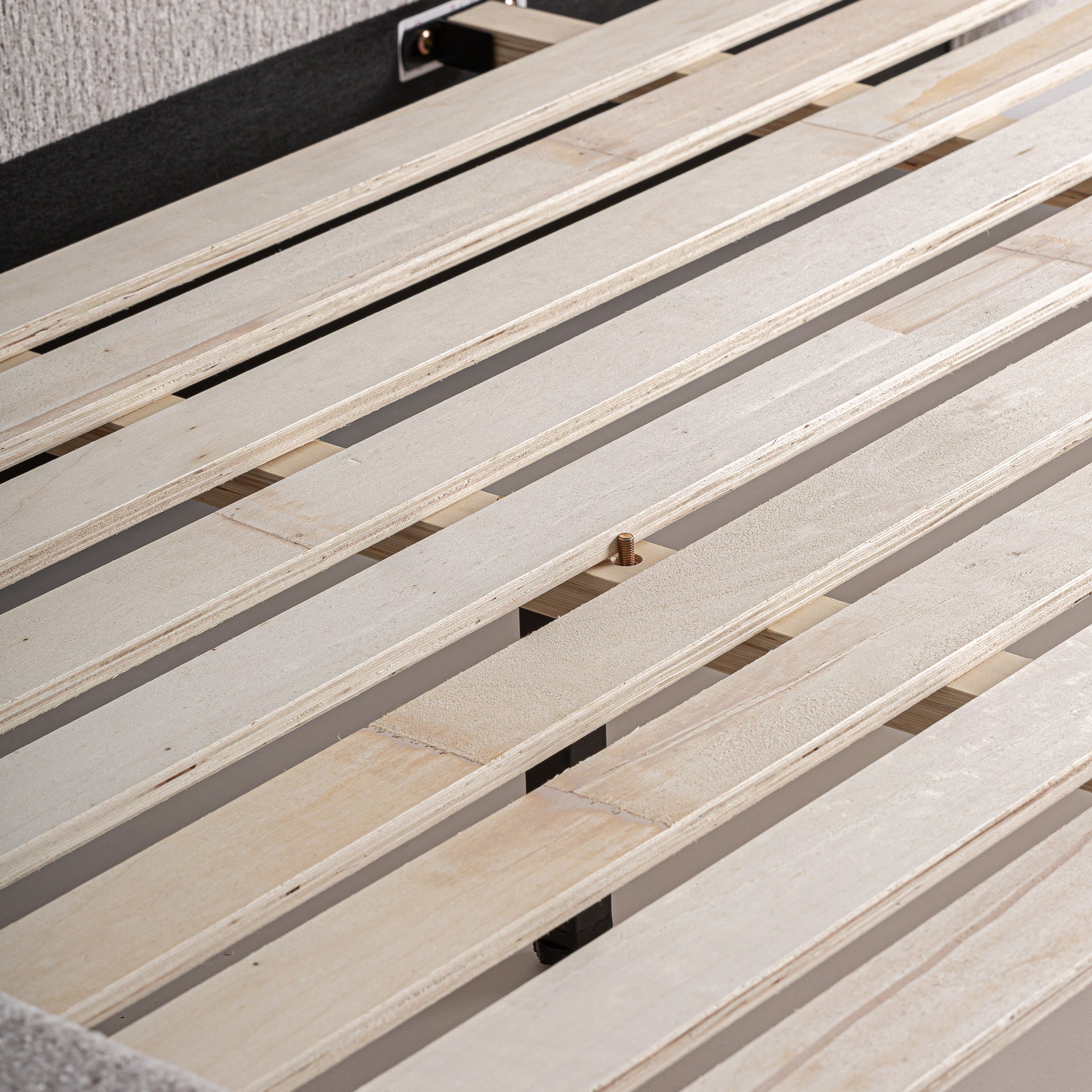 Lit design enveloppant beige | VICAL Alevia | REMO-HOME, mobilier design et décoration d'intérieur