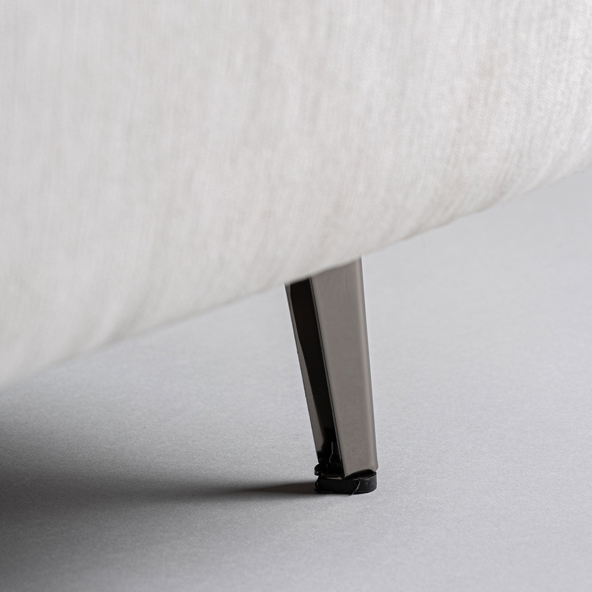 Lit rembourré style provençal gris tête de lit haute | VICAL Bend | REMO-HOME, mobilier design et décoration d'intérieur