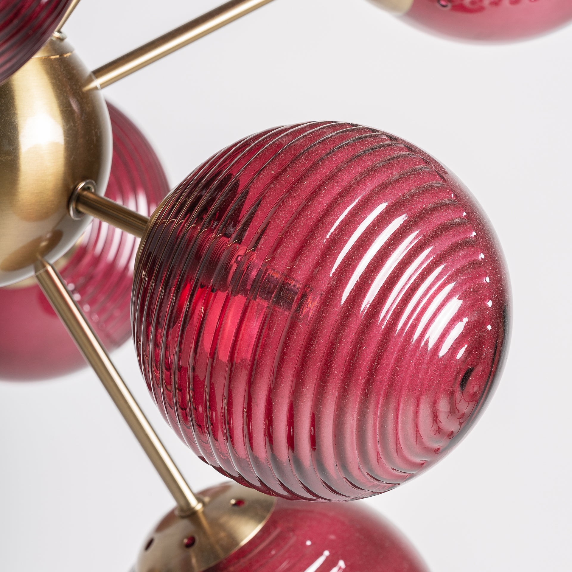 Lustre cristal rouge bordeaux et acier doré | VICAL Rubra | REMO-HOME, mobilier design et décoration d'intérieur