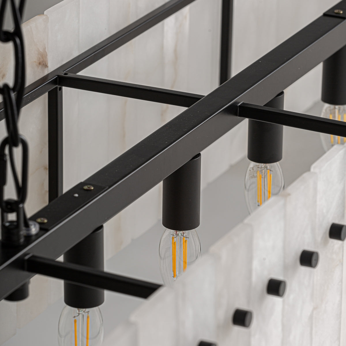 Lustre en marbre blanc et bronze | Vical Canolli | REMO-HOME, mobilier et décoration d'intérieur