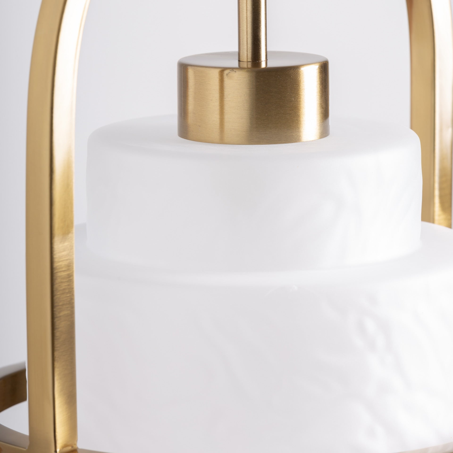 Lustre géométrique cristal texturé blanc or | VICAL Laule | REMO-HOME, mobilier design et décoration d'intérieur