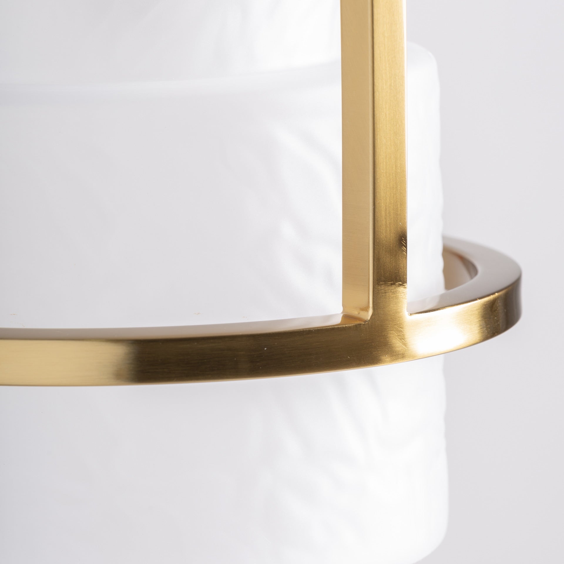 Lustre géométrique cristal texturé blanc or | VICAL Laule | REMO-HOME, mobilier design et décoration d'intérieur