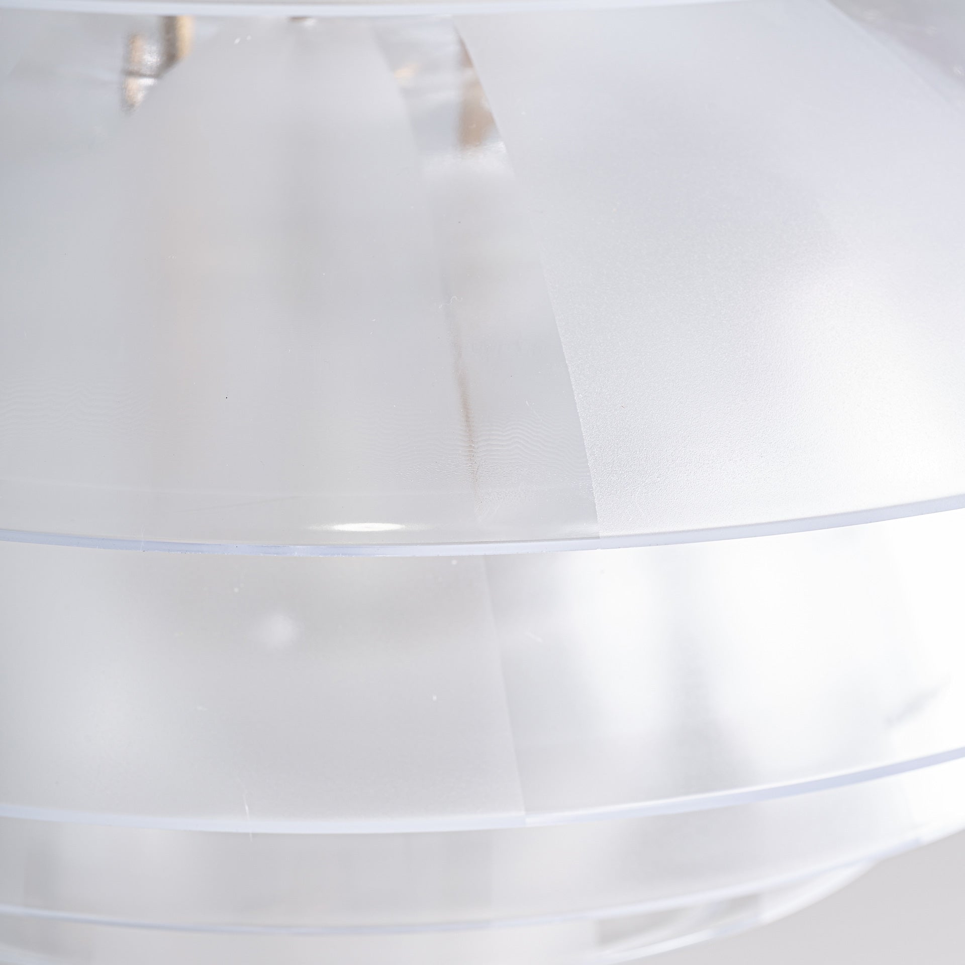 Lustre rond acrylique blanc | VICAL Sasha | REMO-HOME, mobilier design et décoration d'intérieur