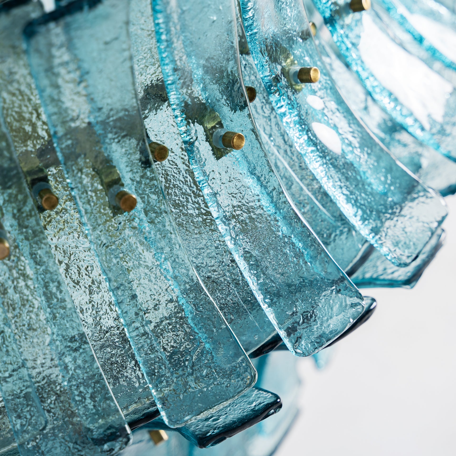 Lustre vintage verre bleu et métal bronze | VICAL Civenna | REMO-HOME, mobilier design et décoration d'intérieur