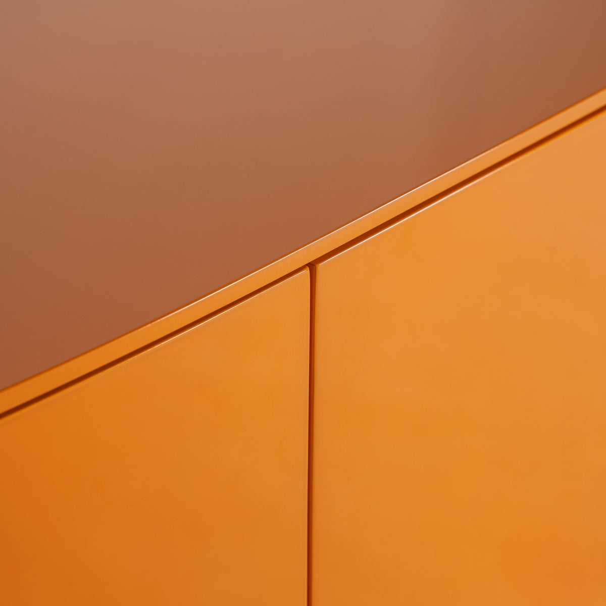 Meuble TV design en bois orange | Vical Mirkov | REMO-HOME, mobilier et décoration d'intérieur