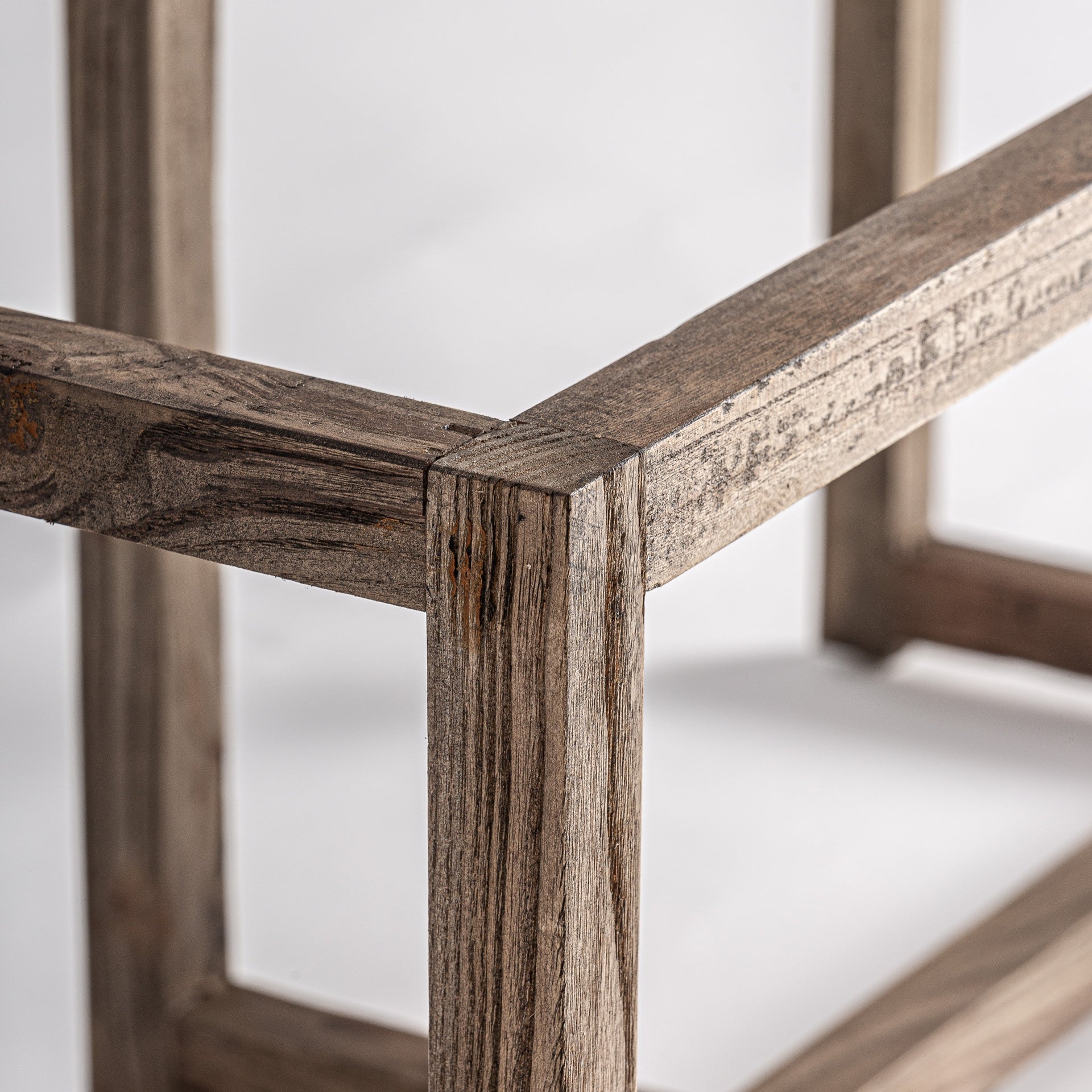 Meuble base vitrine en bois d’orme marron | VICAL Masein | REMO-HOME, mobilier design et décoration d'intérieur