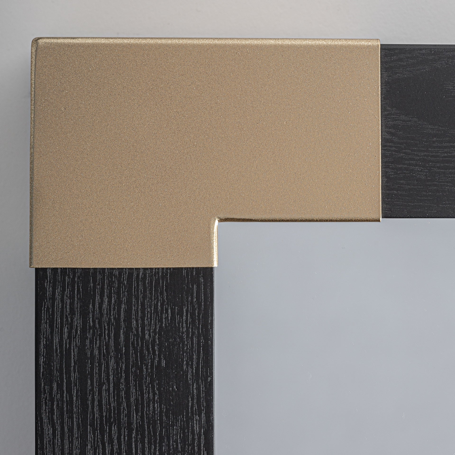 Miroir carré moderne frêne noir et doré | VICAL Delmont | REMO-HOME, mobilier design et décoration d'intérieur