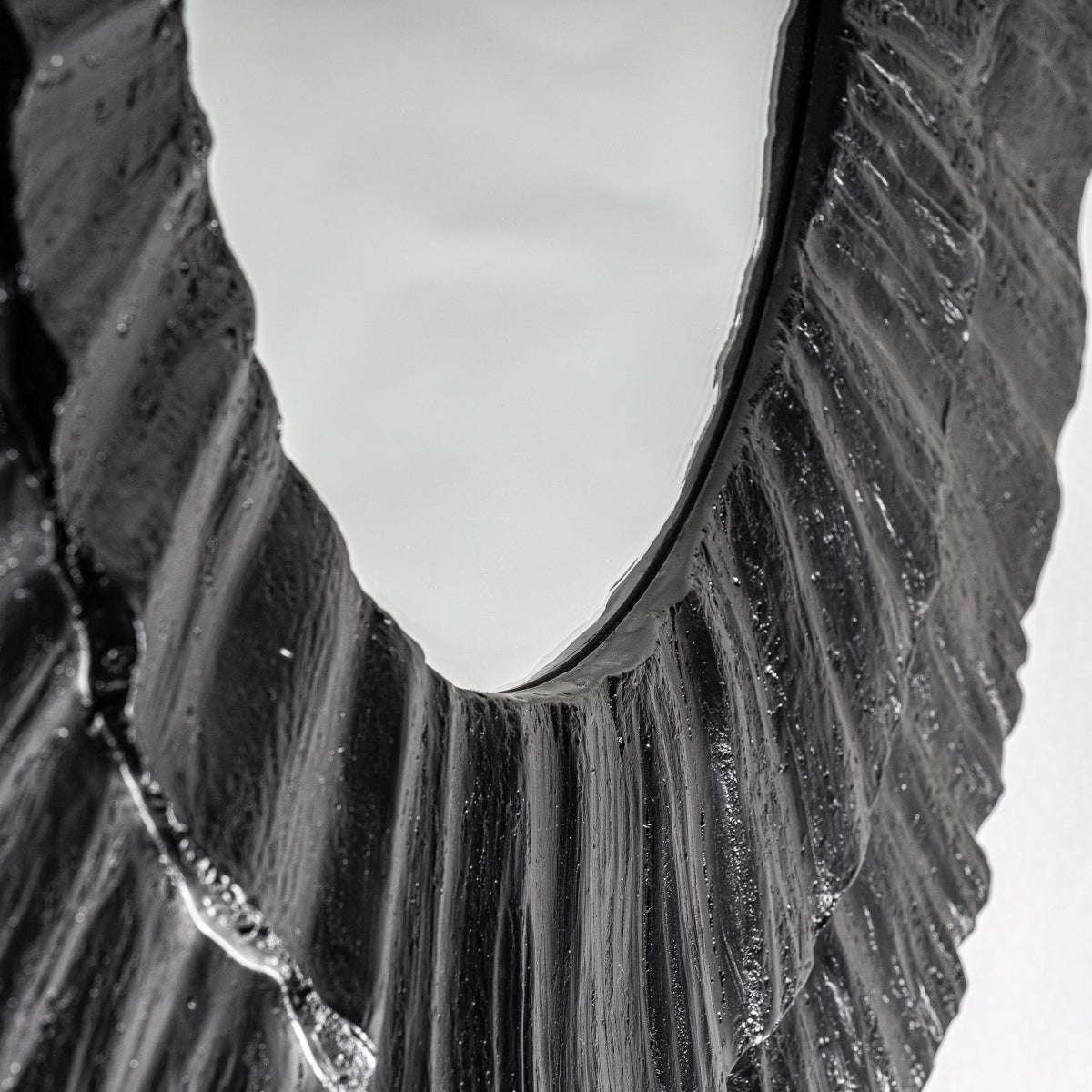 Miroir en résine noire | Vical Shell | REMO-HOME, mobilier et décoration d'intérieur