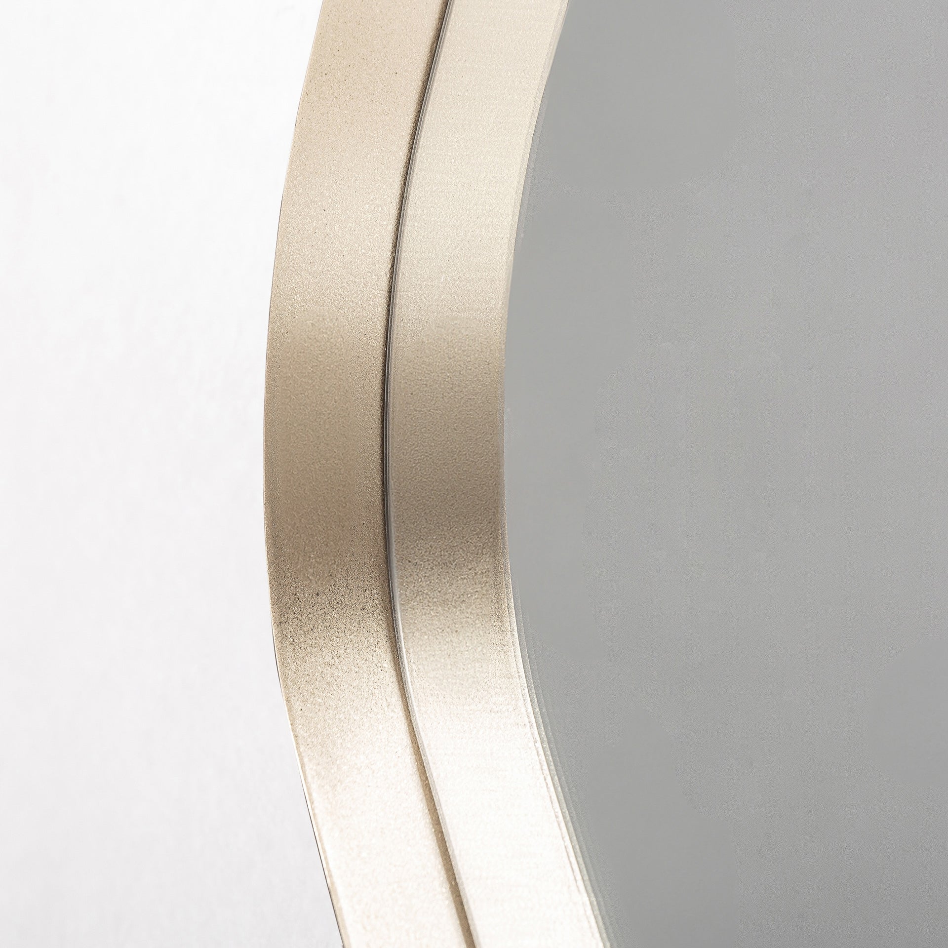 Miroir mural irrégulier métal doré | VICAL Villajo | REMO-HOME, mobilier design et décoration d'intérieur