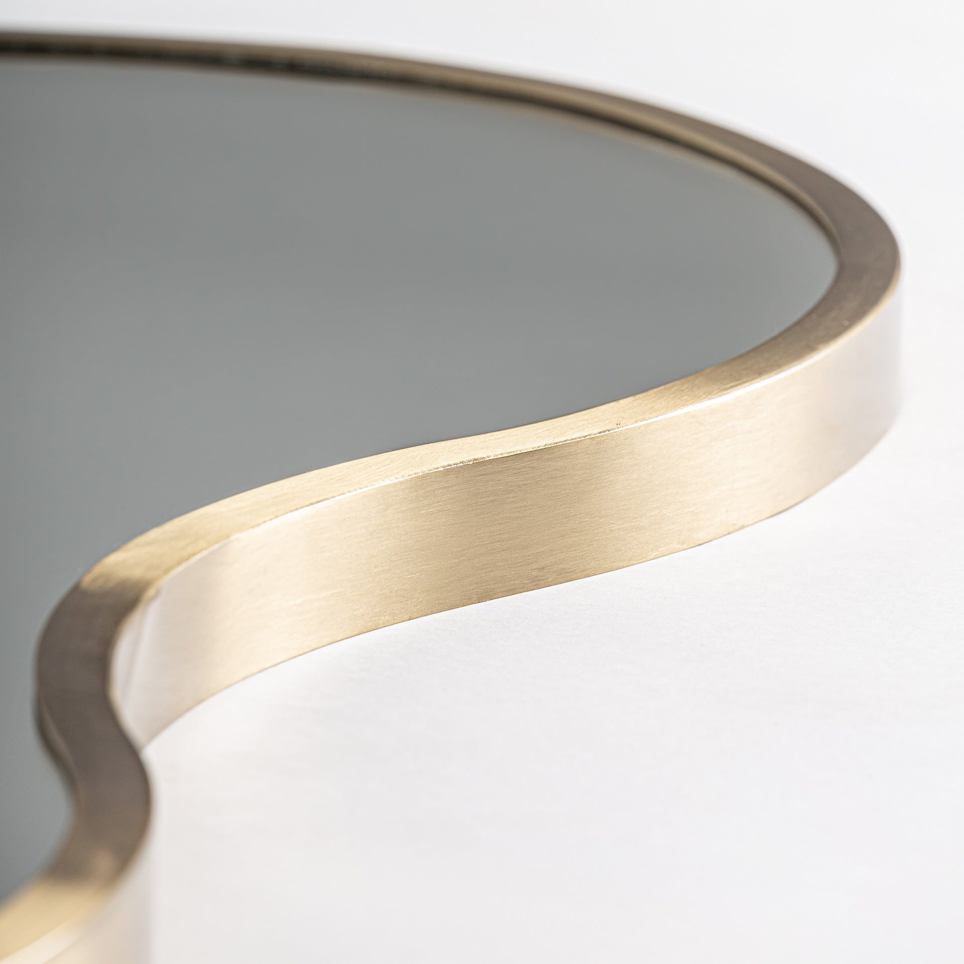 Miroir mural ovale acier doré | VICAL Rinhe | REMO-HOME, mobilier design et décoration d'intérieur