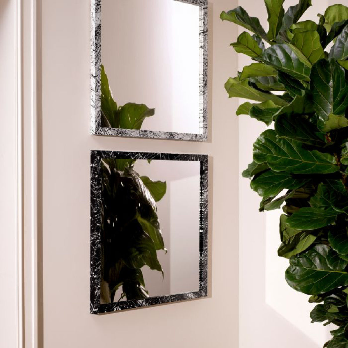 Miroir noir en bois d'épicéa | Eichholtz Eccentricity | REMO-HOME, mobilier et décoration d'intérieur