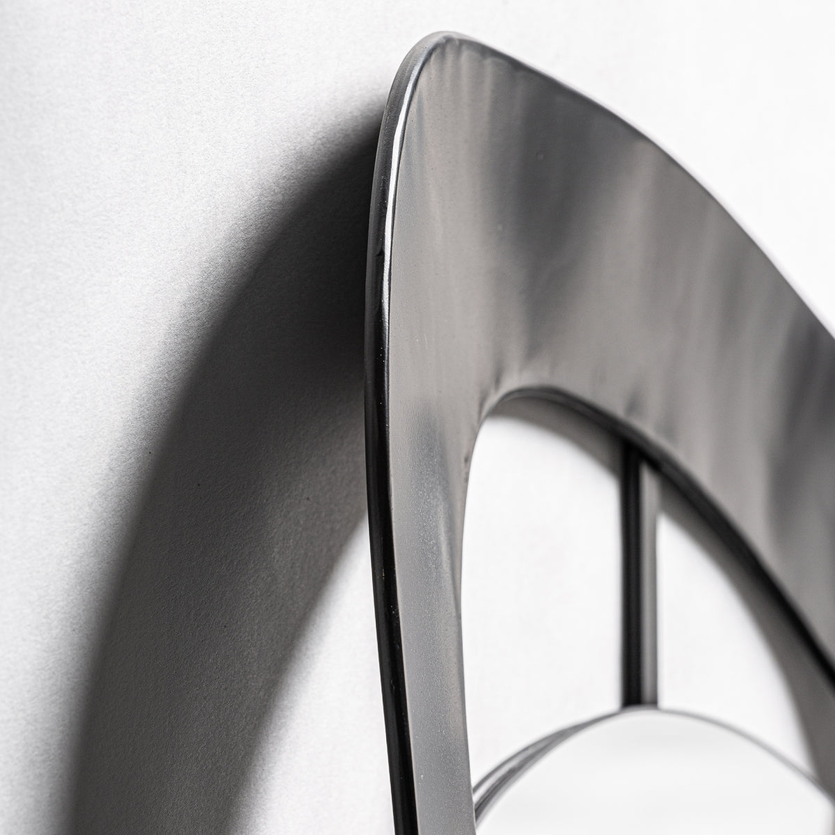 Miroir organique en métal noir | Vical Daisy | REMO-HOME, mobilier et décoration d'intérieur