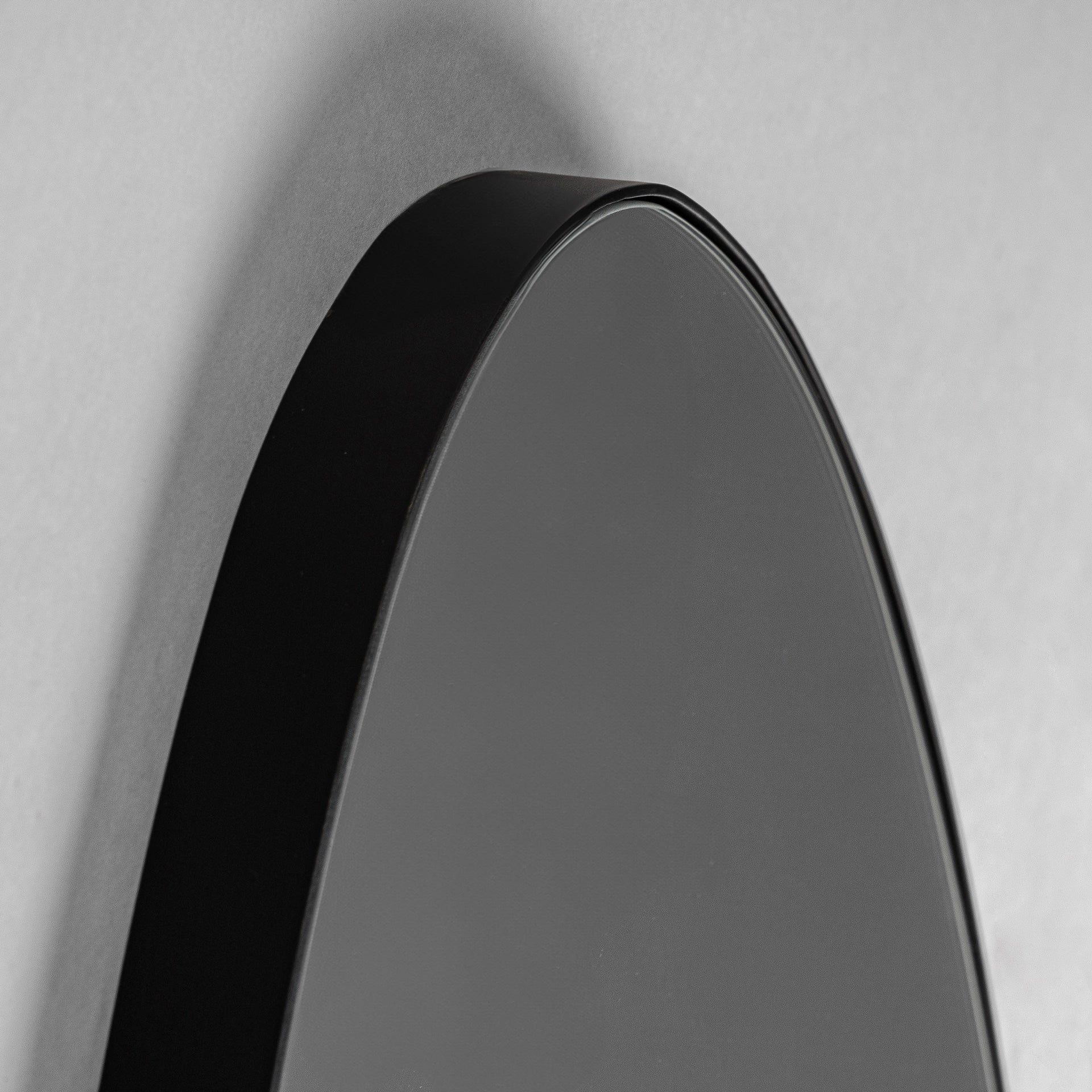 Miroir organique mural métal noir | VICAL Teseo | REMO-HOME, mobilier design et décoration d'intérieur