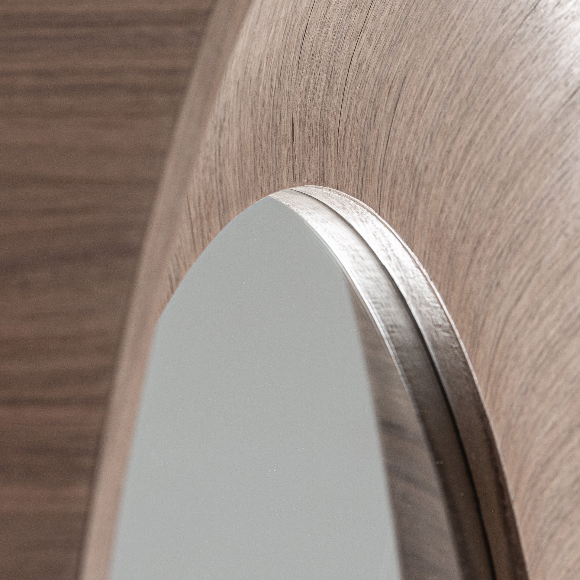 Miroir rond cannelé noyer marron clair | VICAL Zermatt | REMO-HOME, mobilier design et décoration d'intérieur