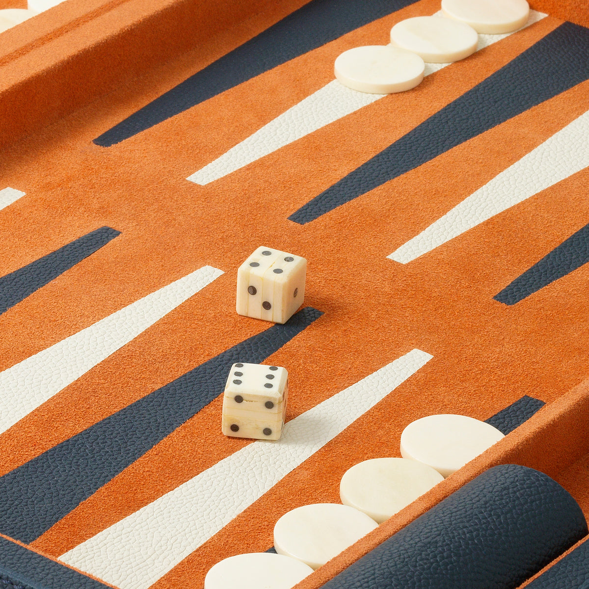 Accessoire décoratif luxe en bleu leather | Eichholtz Backgammon Gift