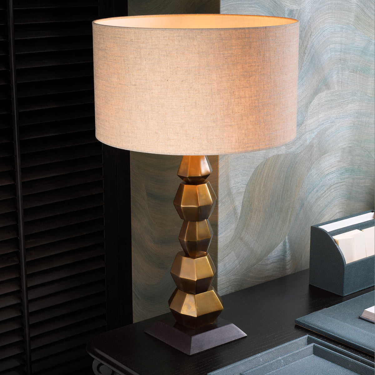 Lampe de table design en finition laiton vintage | Eichholtz Lior