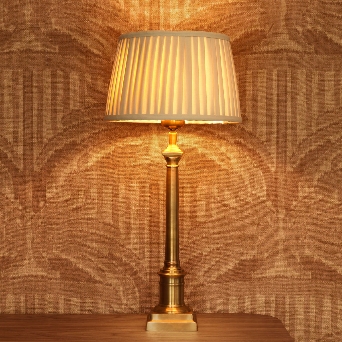 Lampe de table design en finition laiton antique | Eichholtz Cologne