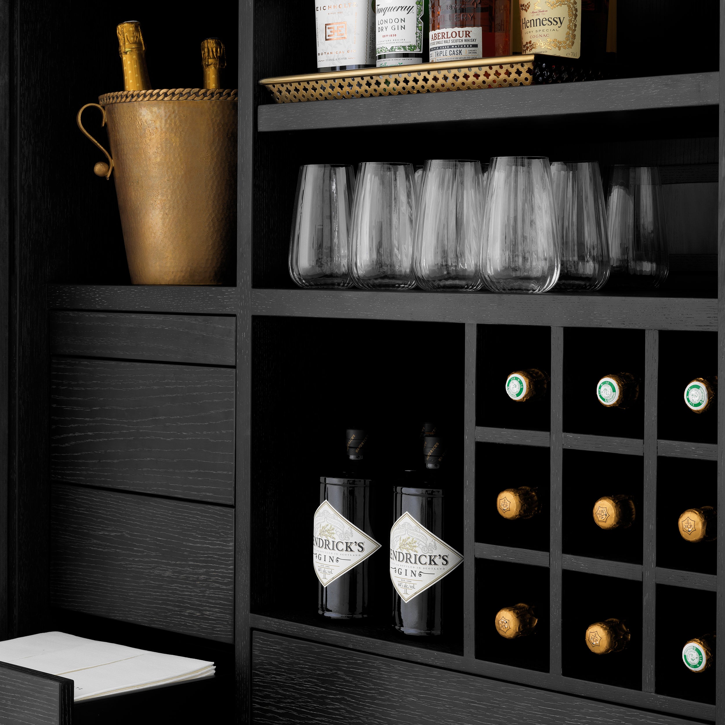 Cave a vin design en anthracite oak veneer | Eichholtz Connaught