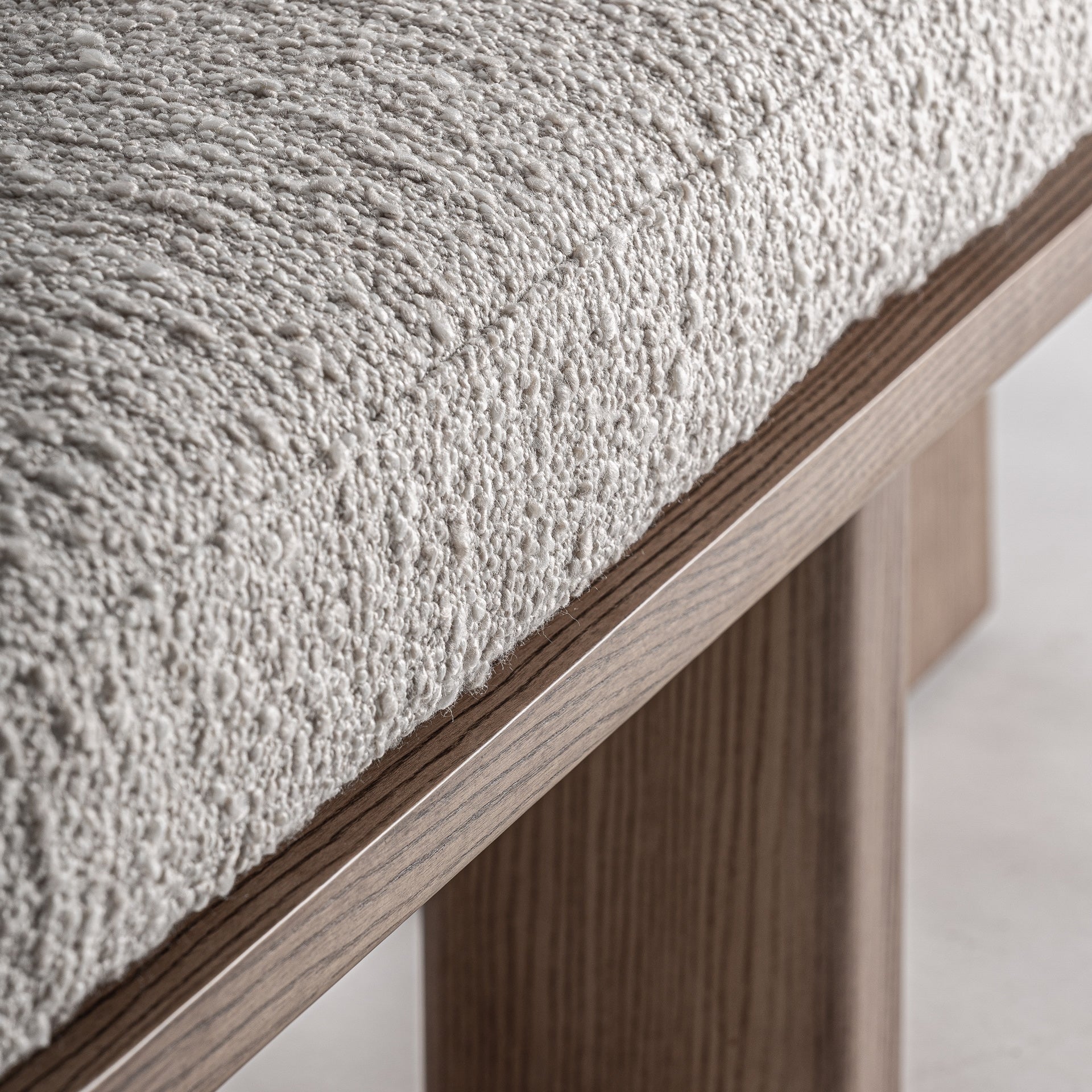 Pied de lit chêne & laiton doré | VICAL Windek | REMO-HOME, mobilier design et décoration d'intérieur