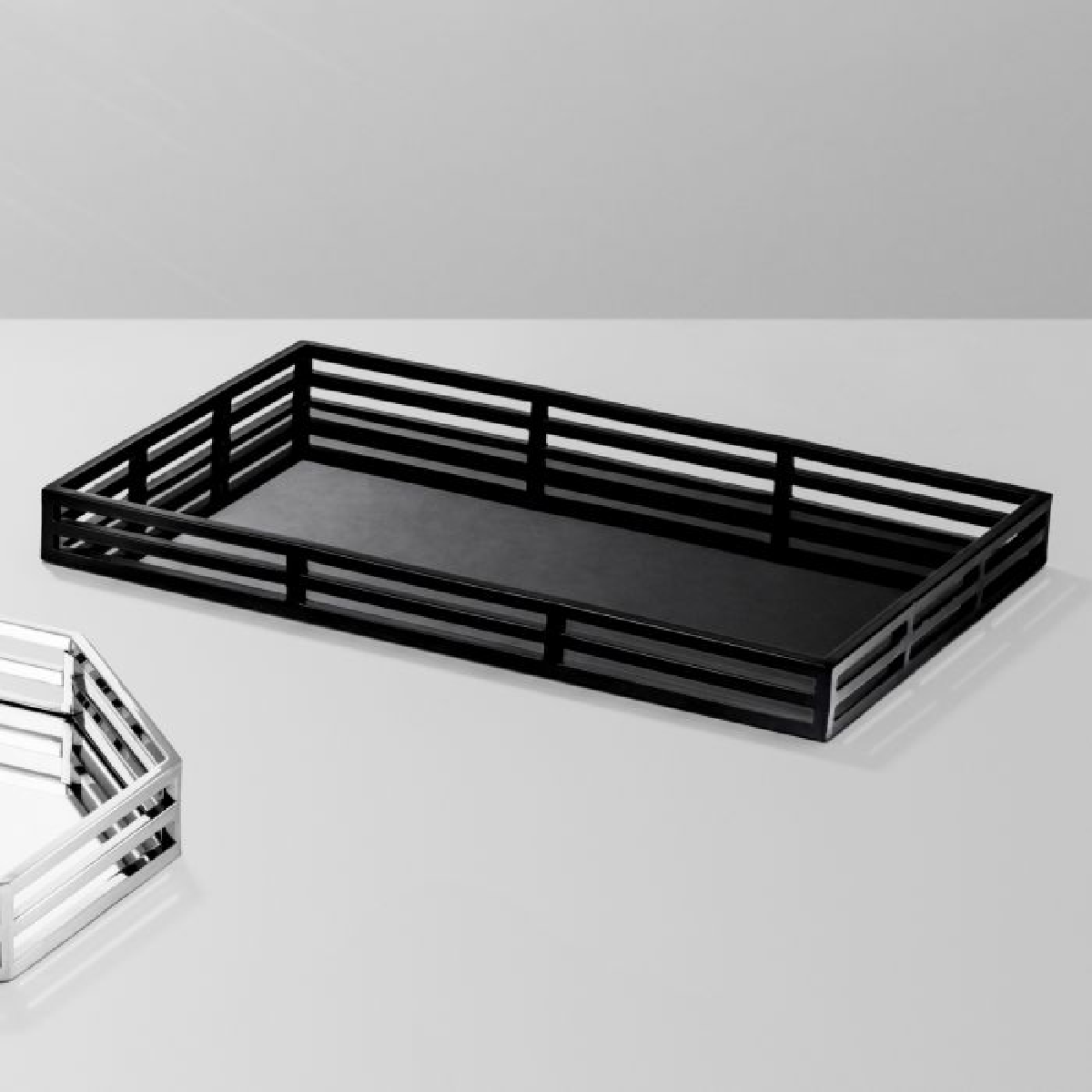 Plateau en verre noir | Eichholtz Giacomo | REMO-HOME, mobilier et décoration d'intérieur