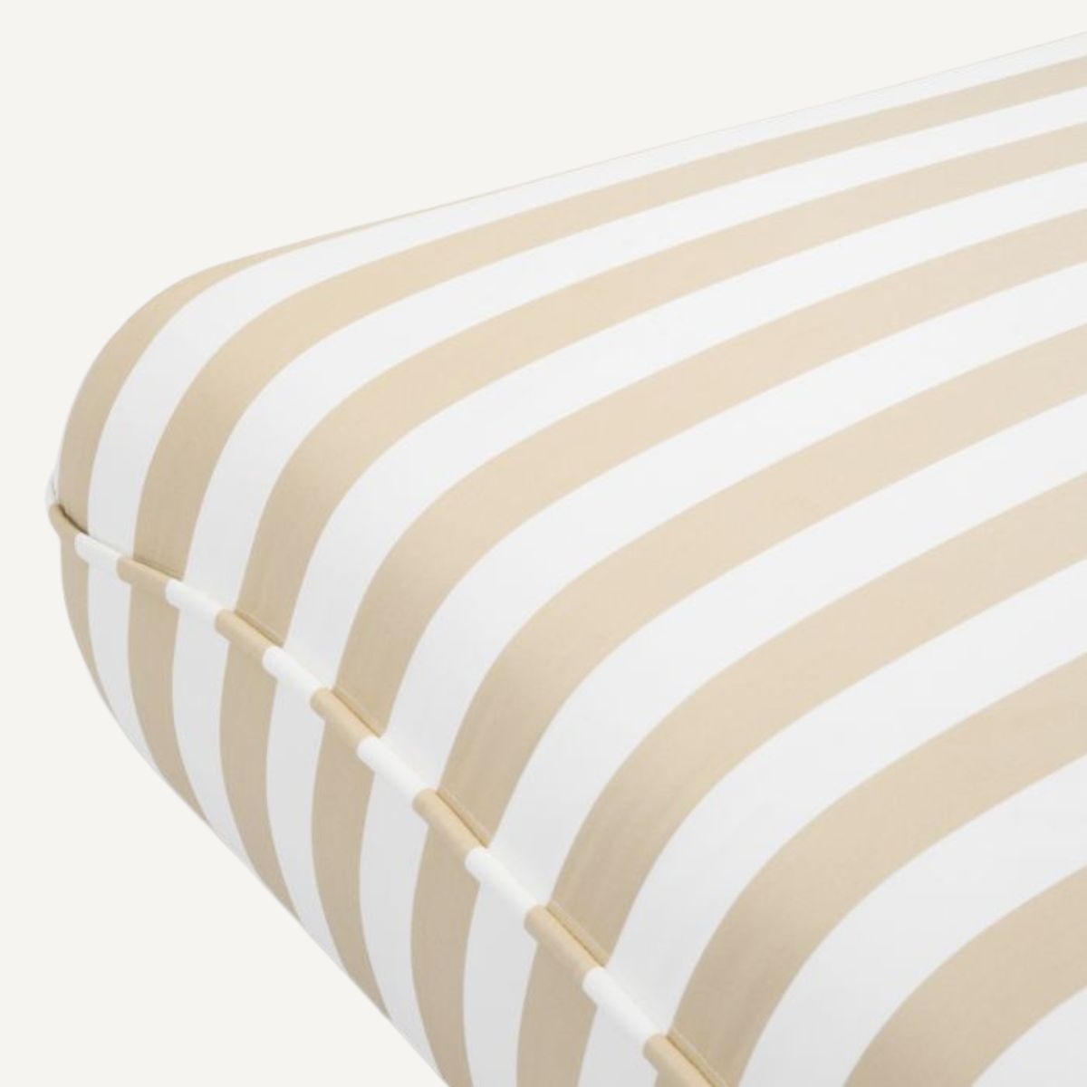 Pouf extérieur en tissu beige | Eichholtz Relax | REMO-HOME, mobilier et décoration d'intérieur