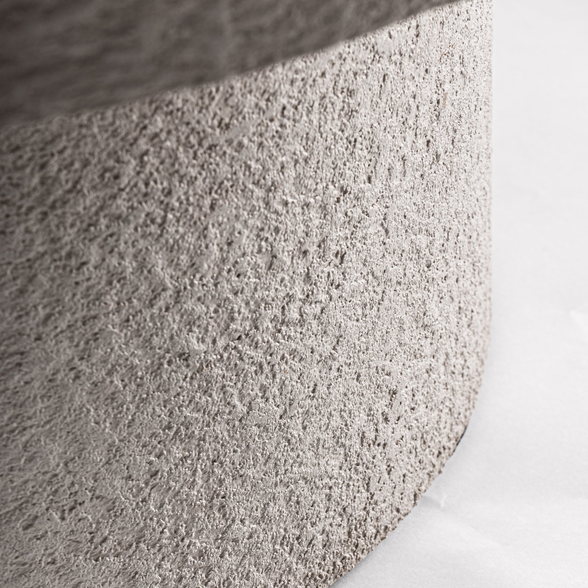 Table basse béton clair | VICAL Banfe | REMO-HOME, mobilier design et décoration d'intérieur