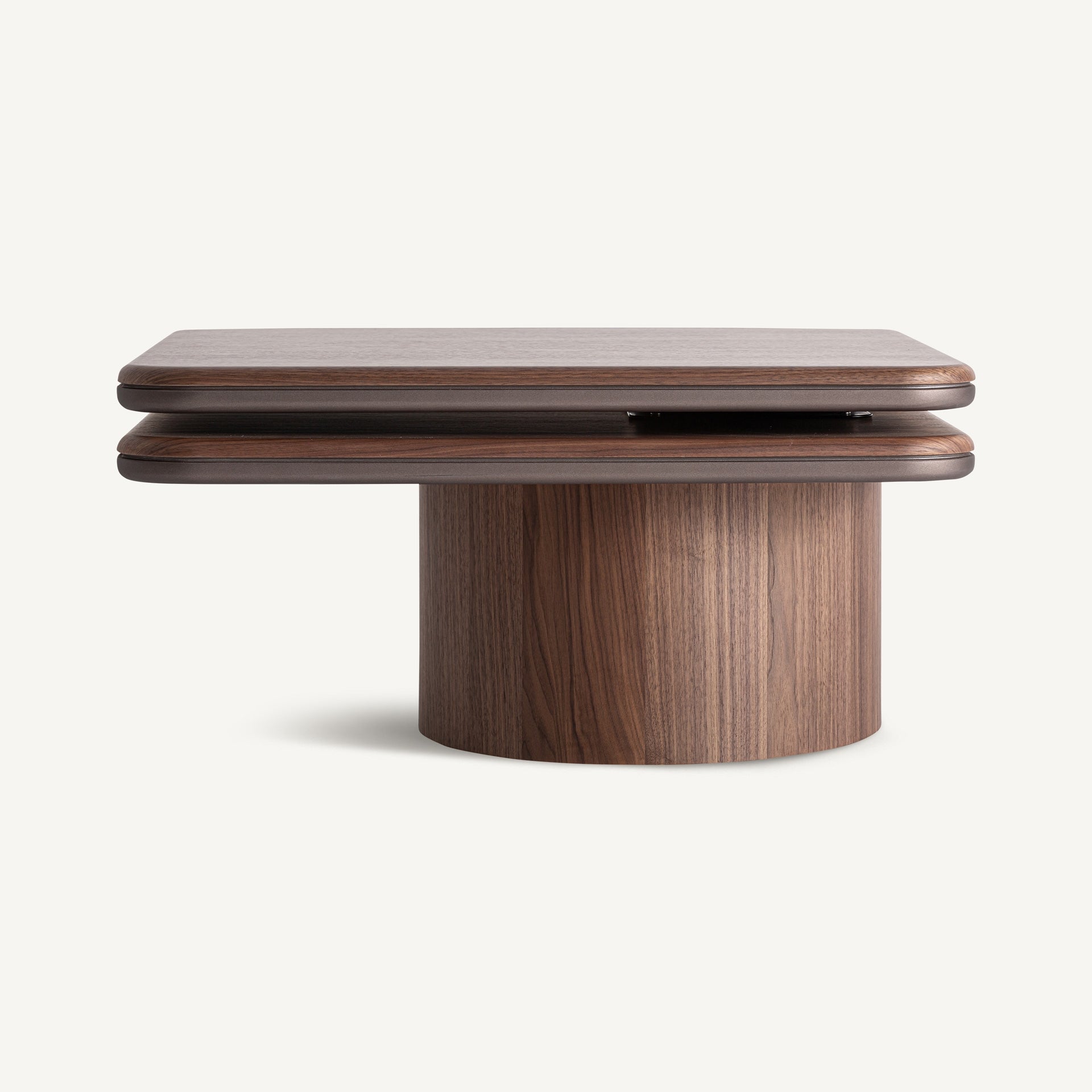 Table basse carrée noyer brun et détails métal | VICAL Kexby | REMO-HOME, mobilier design et décoration d'intérieur