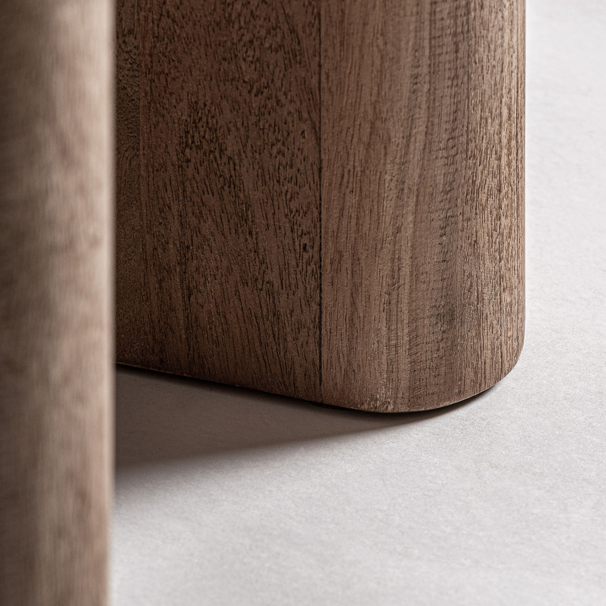 Table basse carrée en manguier/travertin | VICAL Jacquard | REMO-HOME, mobilier design et décoration d'intérieur